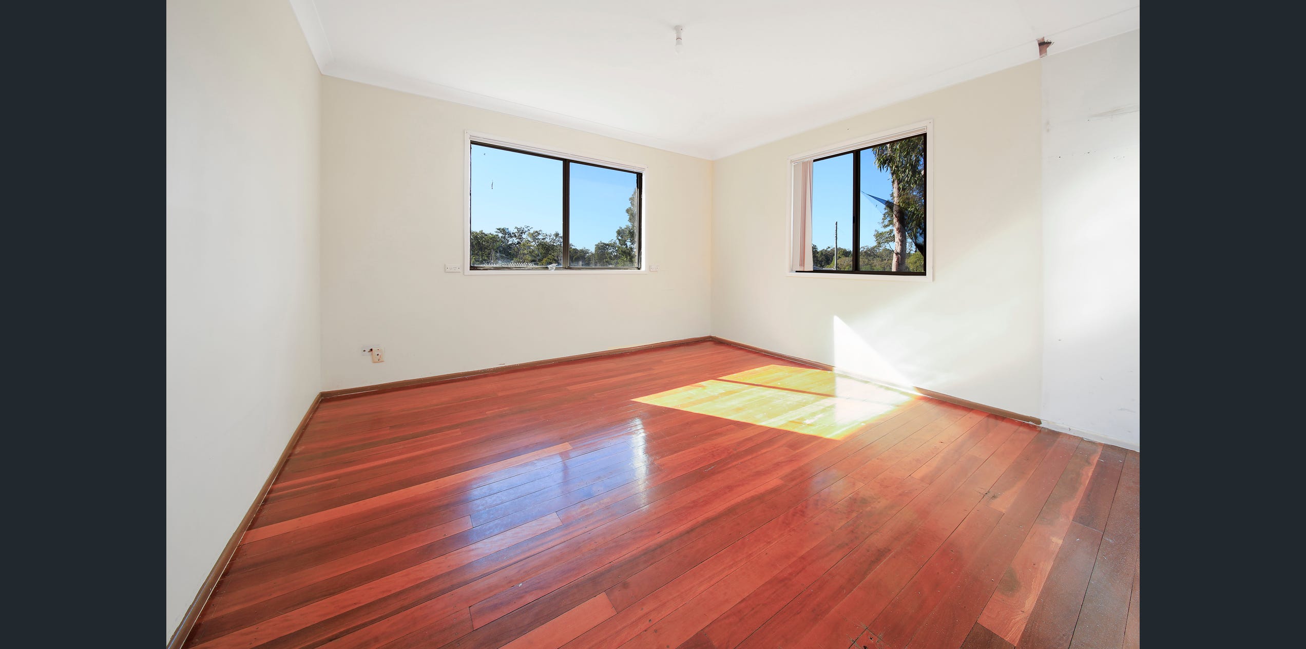 image11 6 Bedroom Renovator’s Delight with Enormous Potential