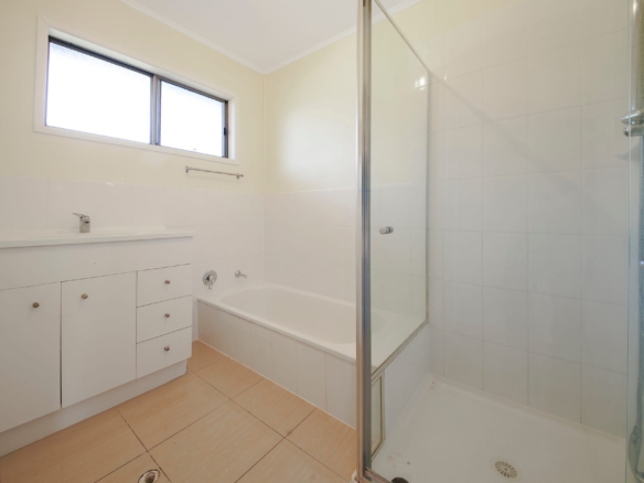 6 Bedroom Renovator’s Delight with Enormous Potential