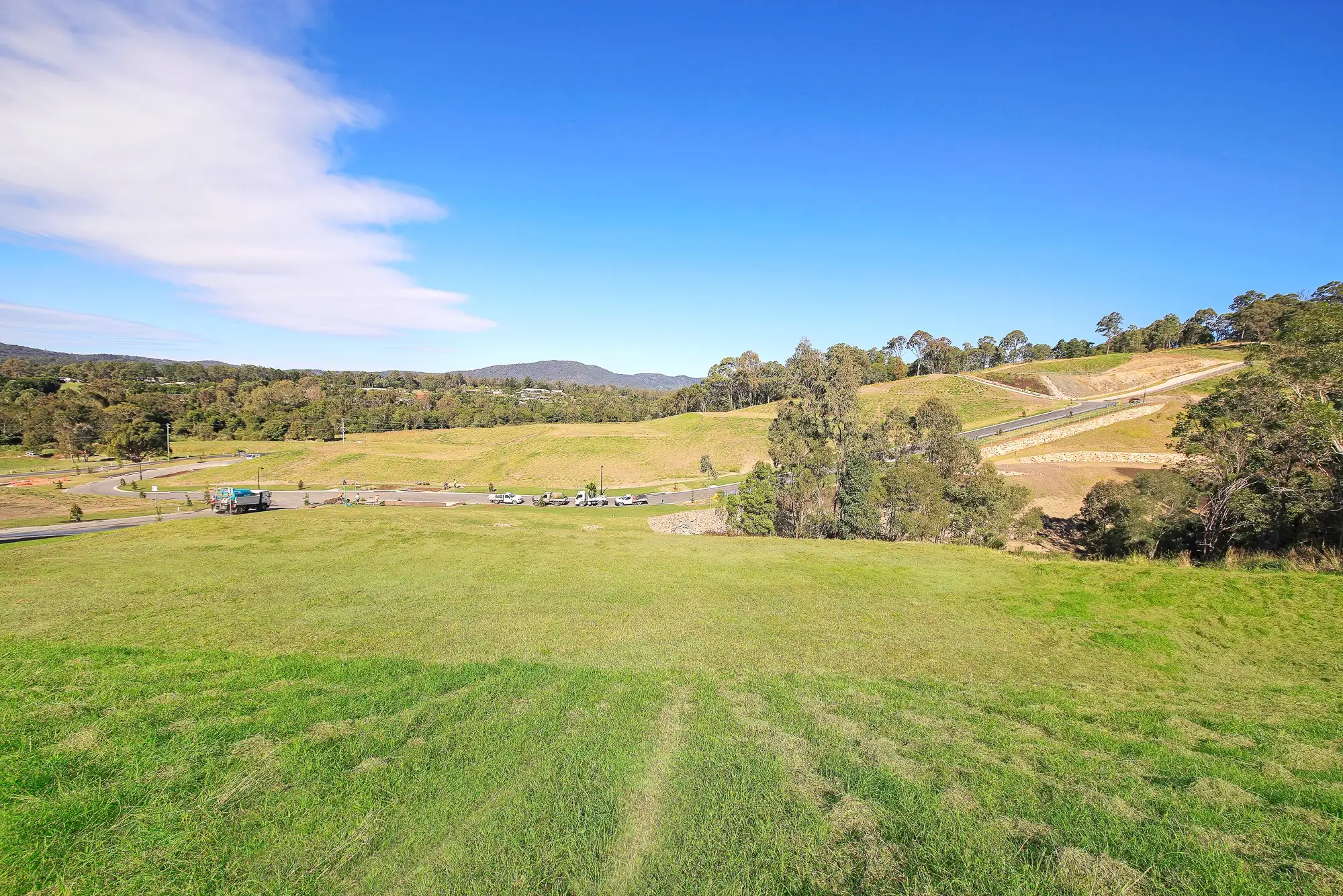 photo (12) Elevated 4000sqm lots with spectacular views.