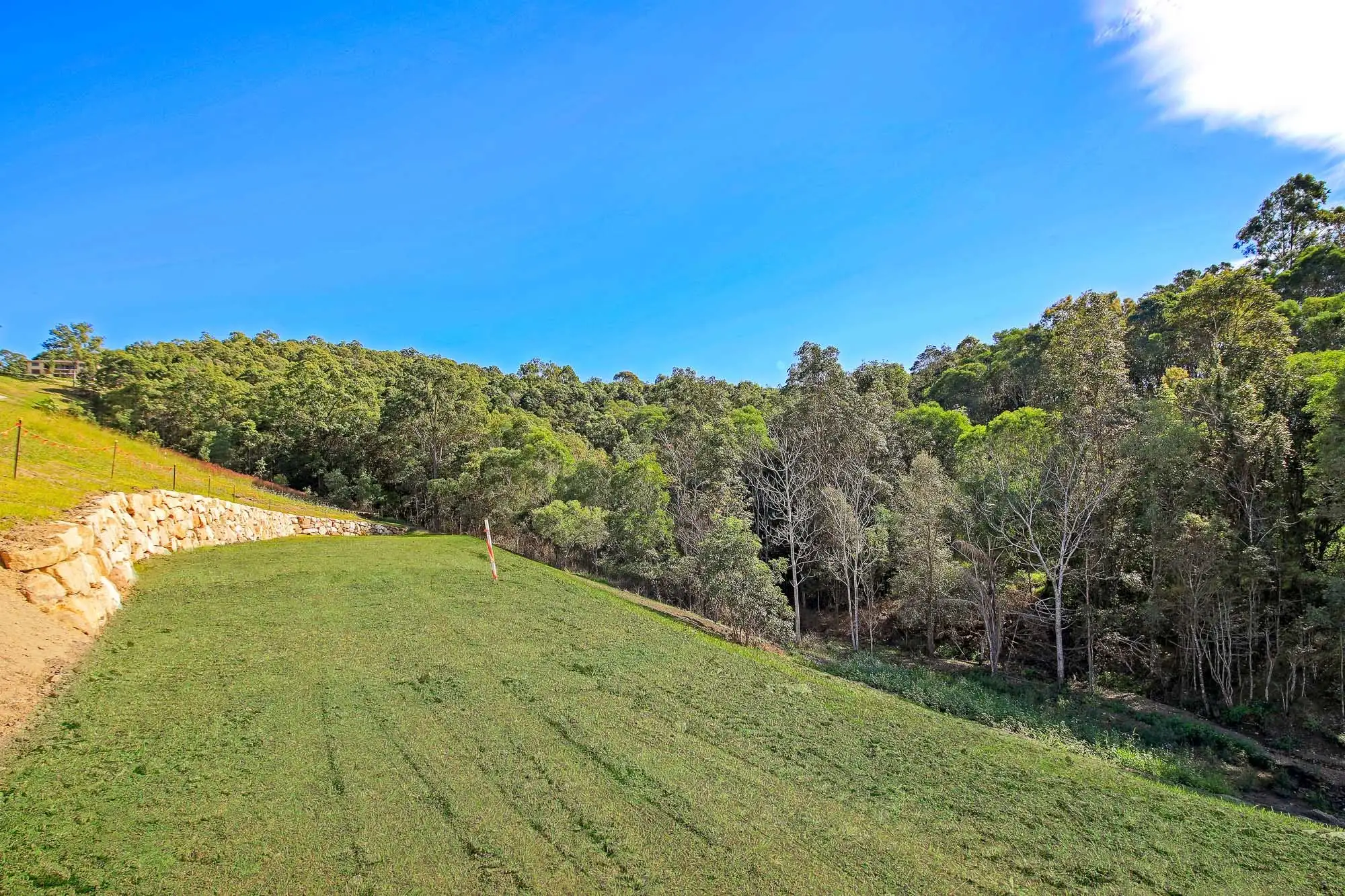 photo (17) Elevated 4000sqm lots with spectacular views.