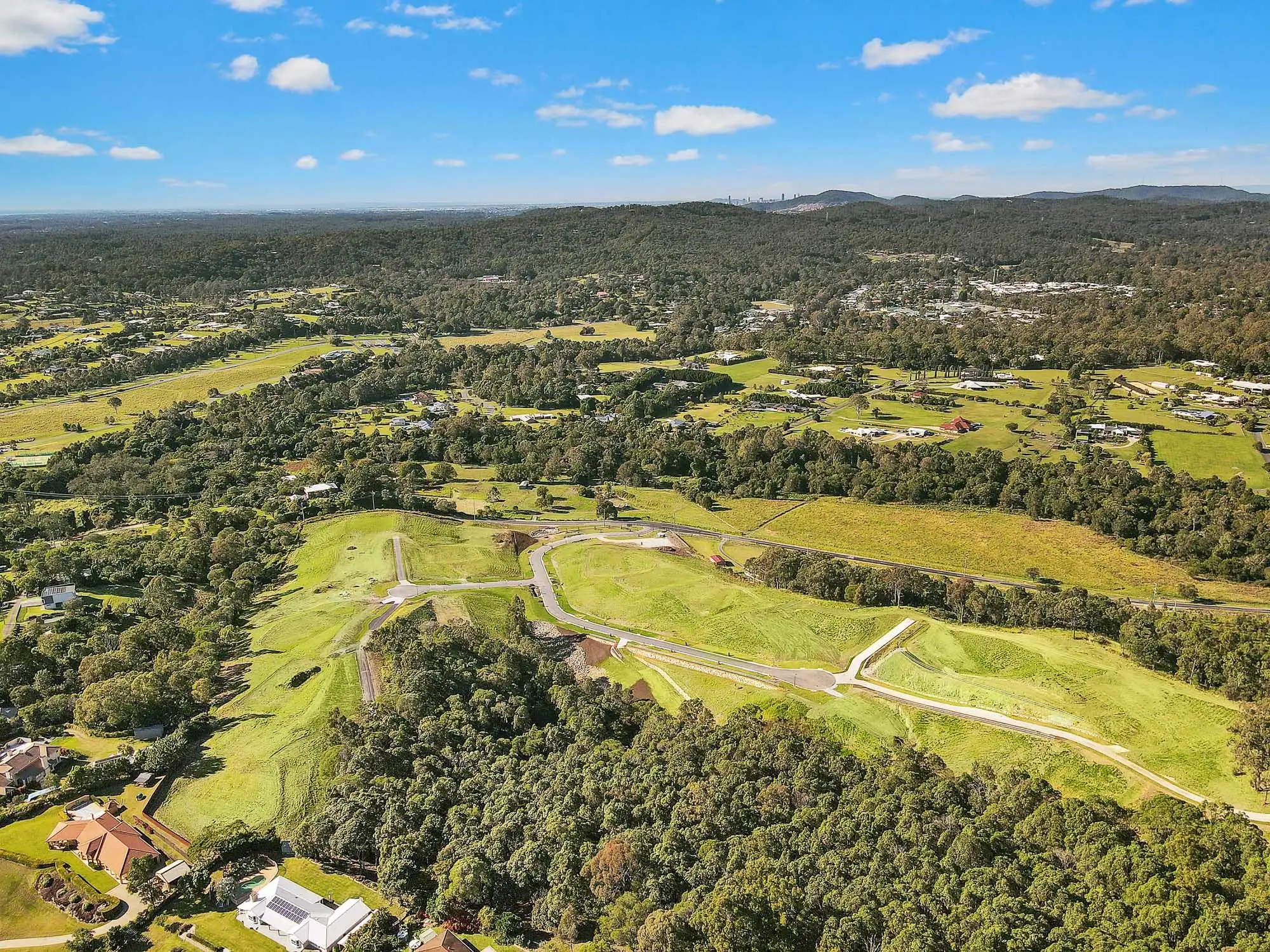 photo (23) Elevated 4000sqm lots with spectacular views.