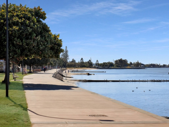 BRIGHTON’S FINEST – SPECTACULAR 1 ACRE – DUAL LIVING, POTENTIAL PLUS, SPECTACULAR 1 ACRE
