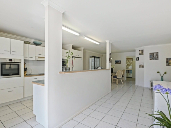 BRIGHTON’S FINEST – SPECTACULAR 1 ACRE – DUAL LIVING, POTENTIAL PLUS, SPECTACULAR 1 ACRE