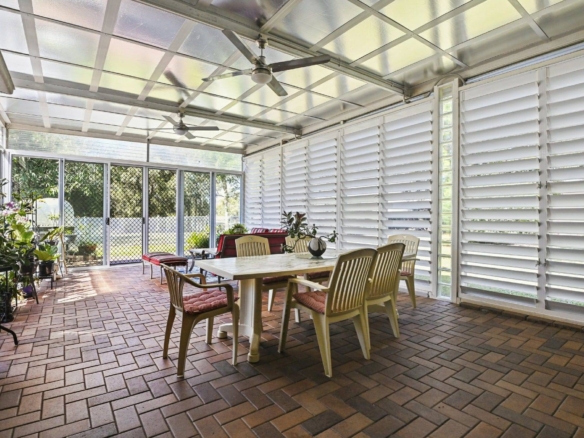 BRIGHTON’S FINEST – SPECTACULAR 1 ACRE – DUAL LIVING, POTENTIAL PLUS, SPECTACULAR 1 ACRE