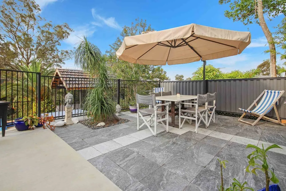 2019591880_2_1_241026_103146-w1000-h667 Rare and Expansive Family Home on Over 6 Acres – A Unique Opportunity with Future Subdivision Potential