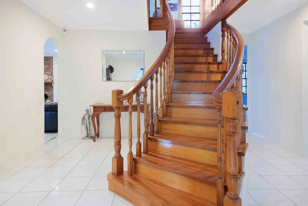 2019591880_6_1_241026_103146-w1000-h667 Rare and Expansive Family Home on Over 6 Acres – A Unique Opportunity with Future Subdivision Potential