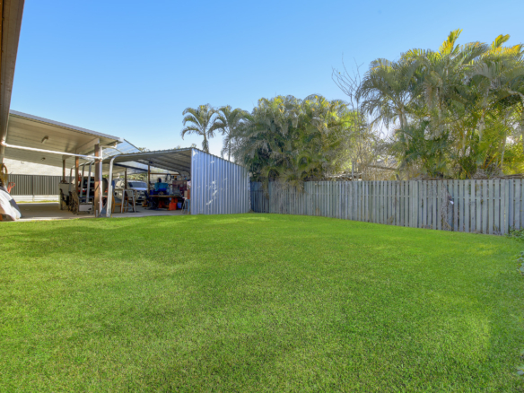 Large Family Home | 1020m2 Block | Walk to Genesis College, Shops and room for the tradies