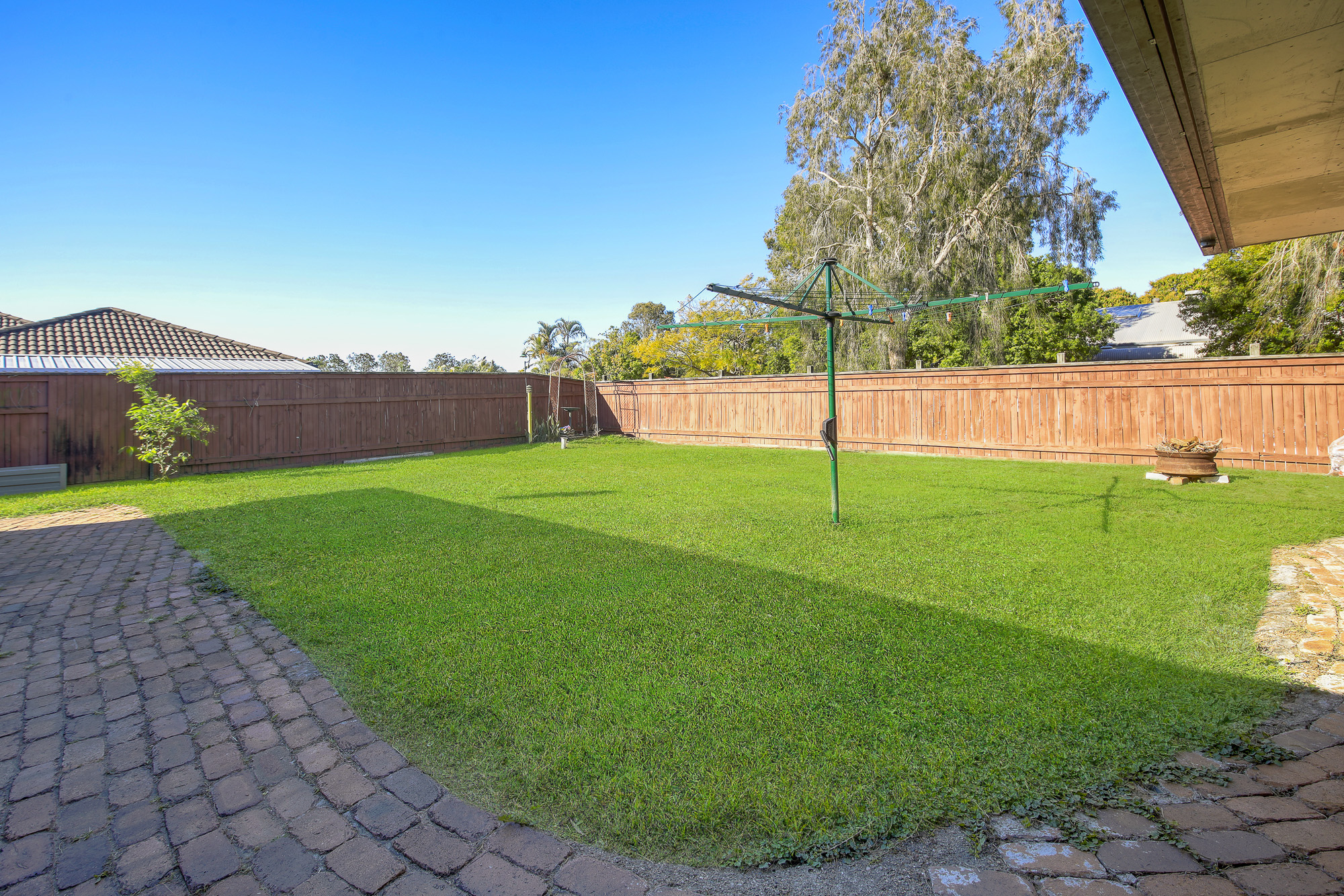 3-5 elmwood (16) Large Family Home | 1020m2 Block | Walk to Genesis College, Shops and room for the tradies
