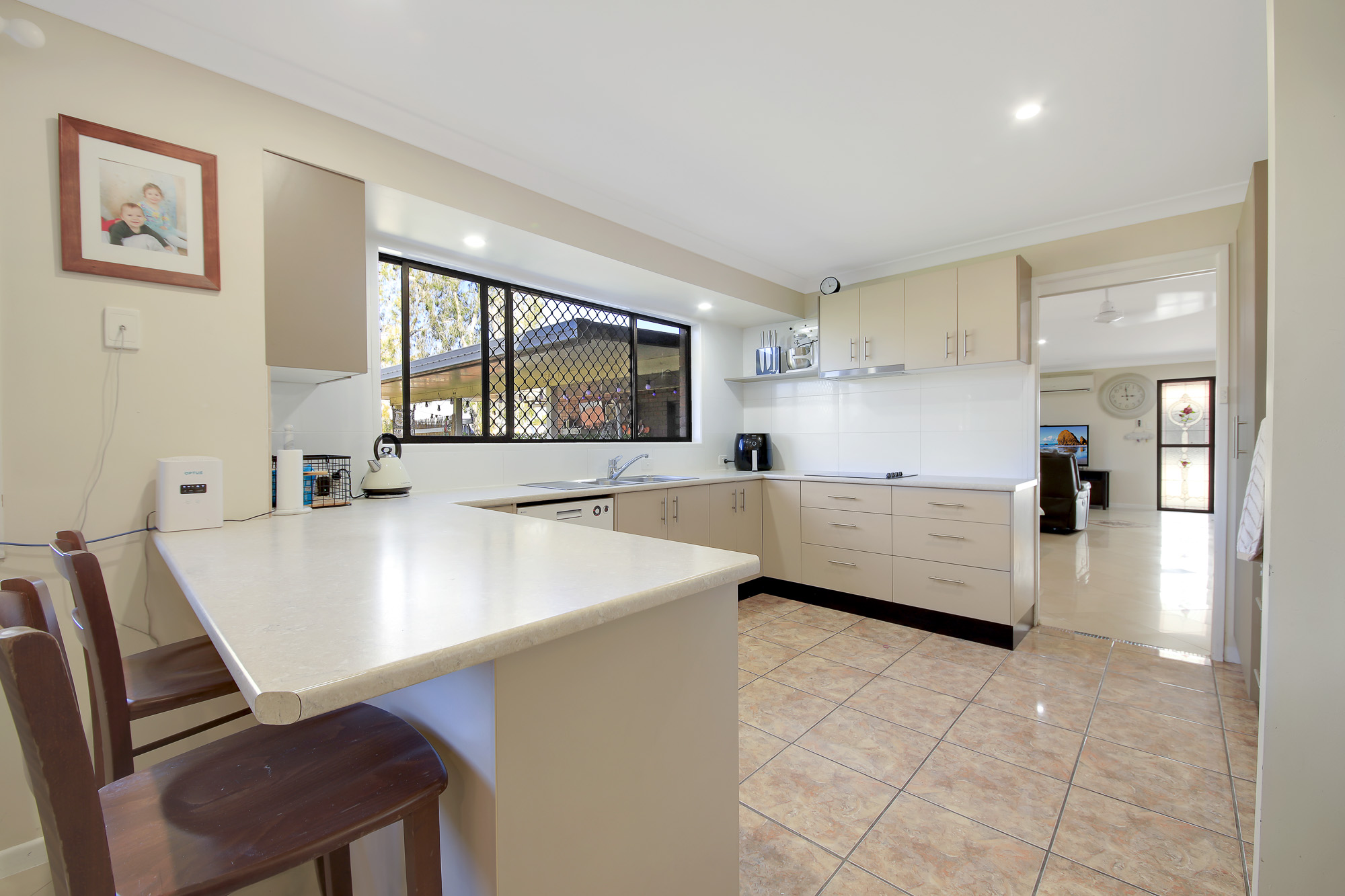 3-5 elmwood (2) Large Family Home | 1020m2 Block | Walk to Genesis College, Shops and room for the tradies