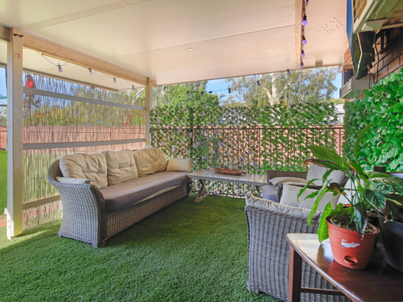 Large Family Home | 1020m2 Block | Walk to Genesis College, Shops and room for the tradies