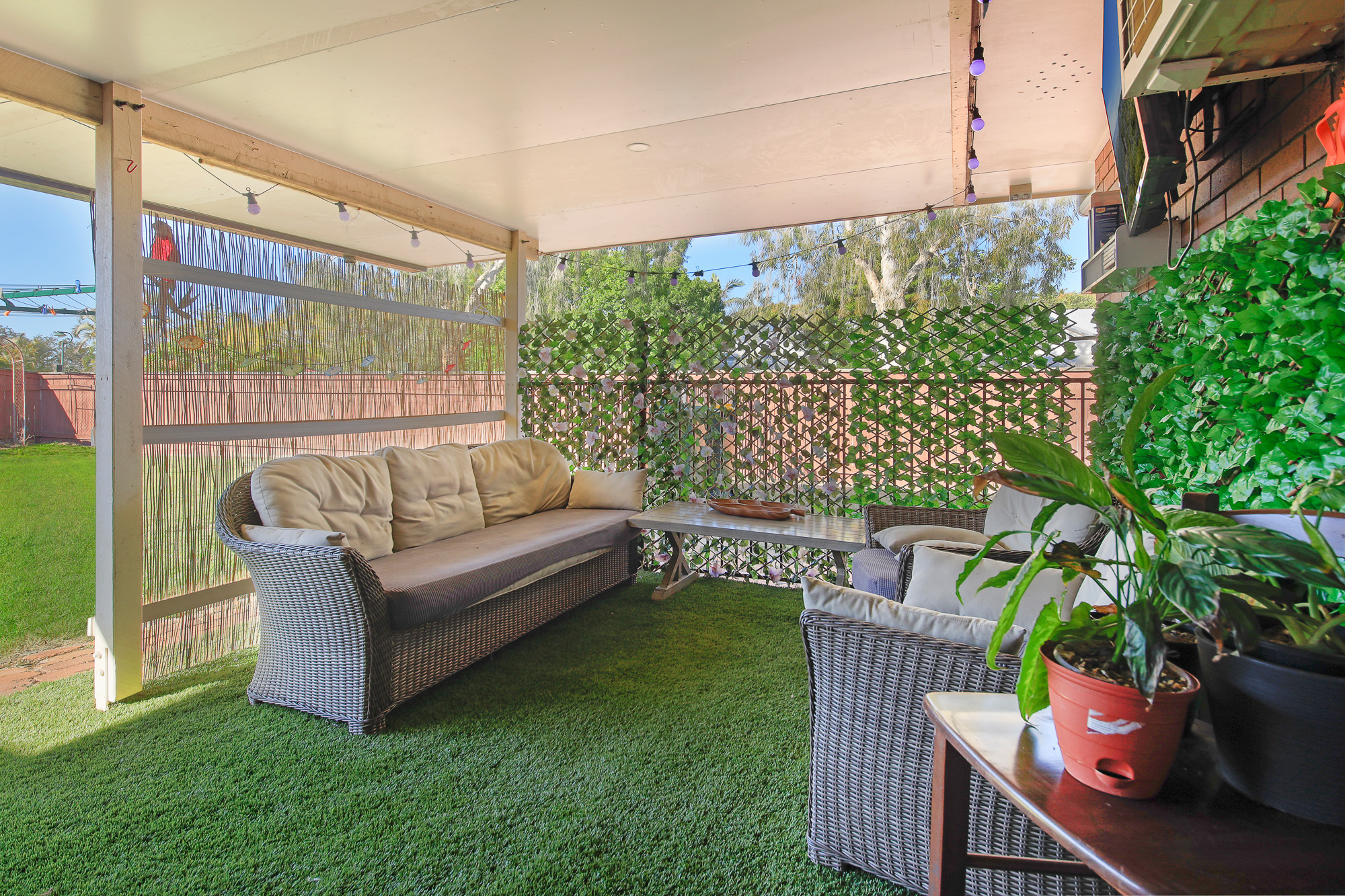 3-5 elmwood (20) Large Family Home | 1020m2 Block | Walk to Genesis College, Shops and room for the tradies