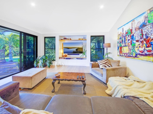 Acreage Resort Living