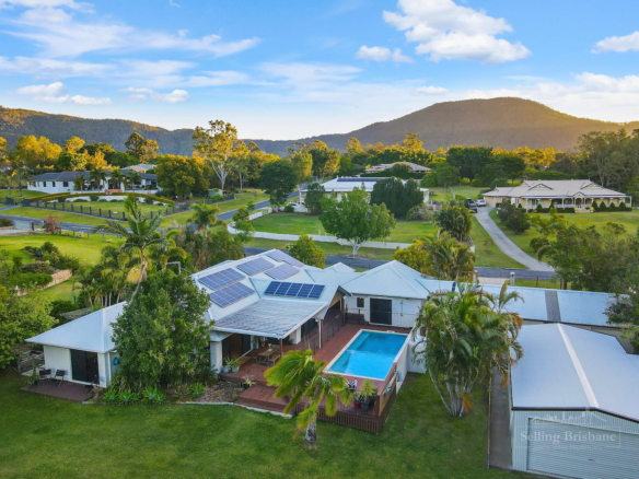 Acreage Resort Living