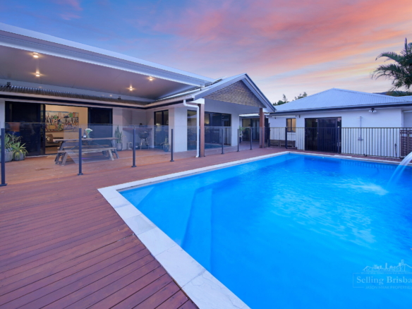 Acreage Resort Living