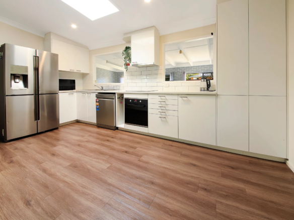 802m2 Renovated Entertainer