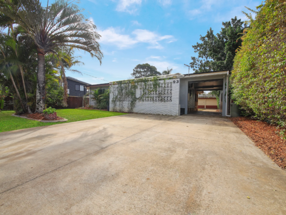802m2 Renovated Entertainer