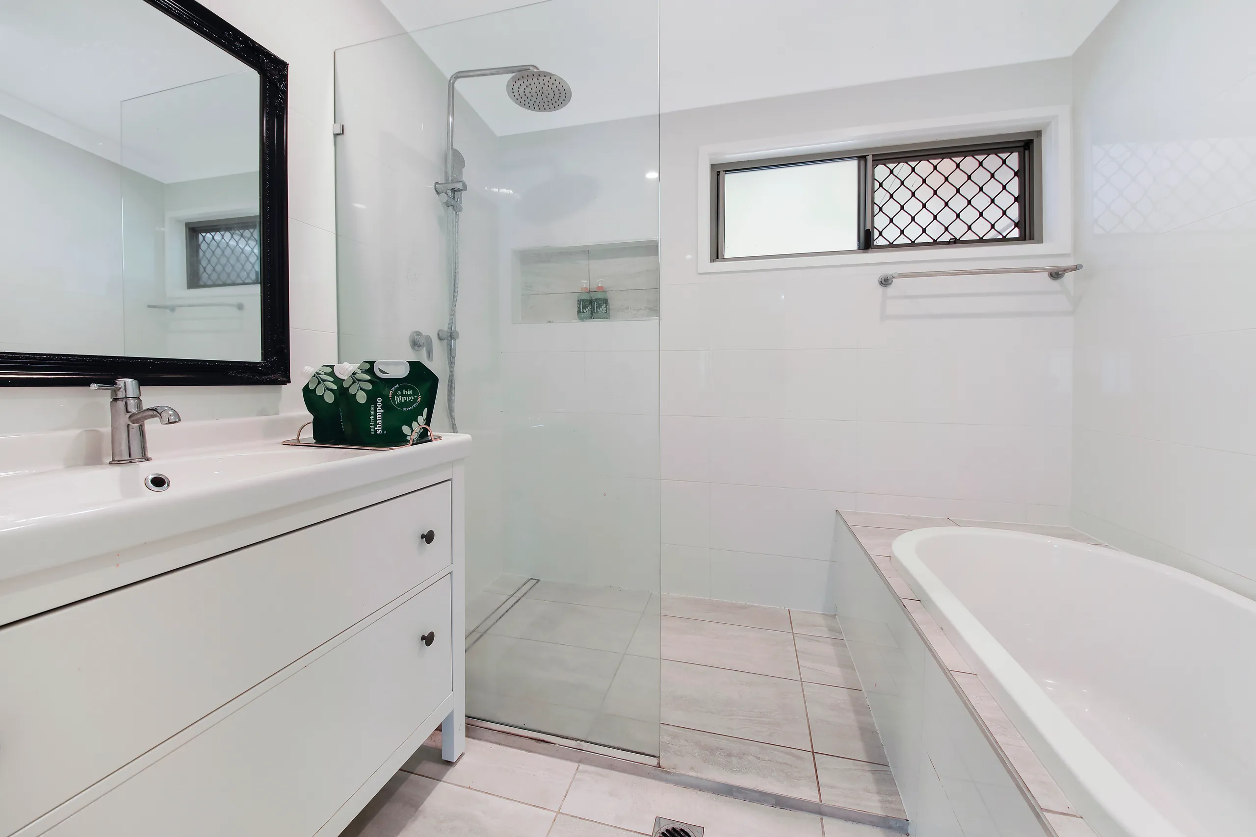 image8 802m2 Renovated Entertainer